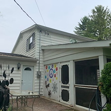 Professional-House-Washing-Service-in-Richmond-Indiana-by-Clean-Bee-Pressure-Washing 0